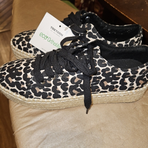 Tretorn Leopard Espadrille Sneakers women's size 8.5 - Picture 2 of 9